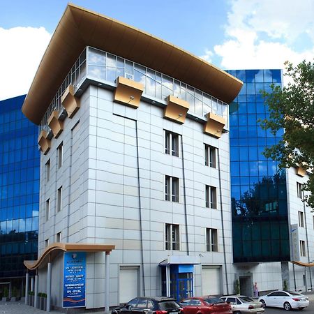 Tsunami Spa Hotel Dnipro Ngoại thất bức ảnh