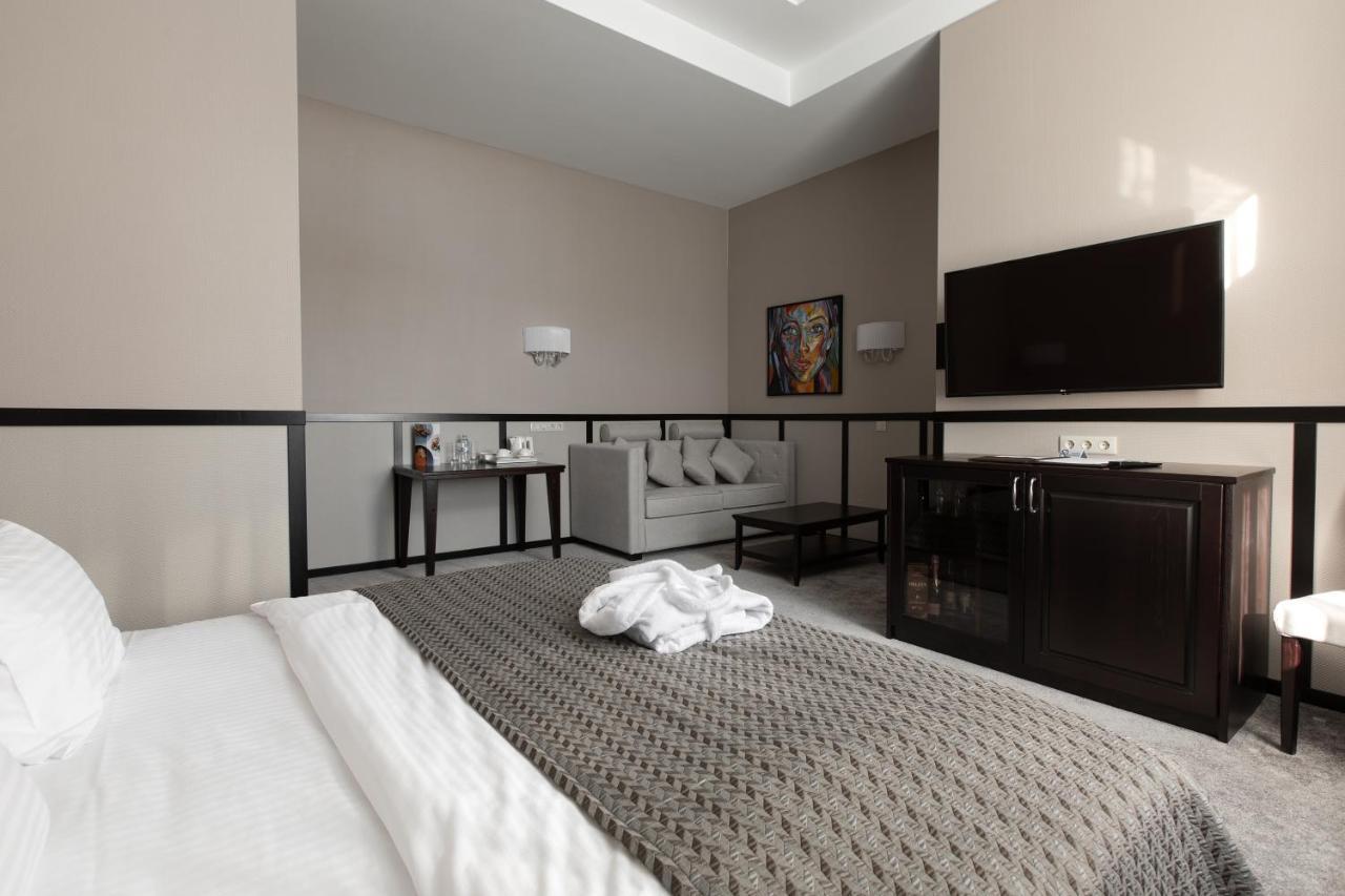 Tsunami Spa Hotel Dnipro Ngoại thất bức ảnh