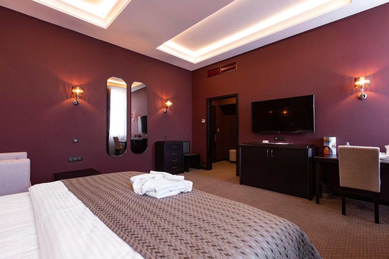 Tsunami Spa Hotel Dnipro Ngoại thất bức ảnh