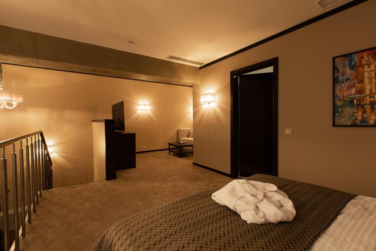 Tsunami Spa Hotel Dnipro Ngoại thất bức ảnh