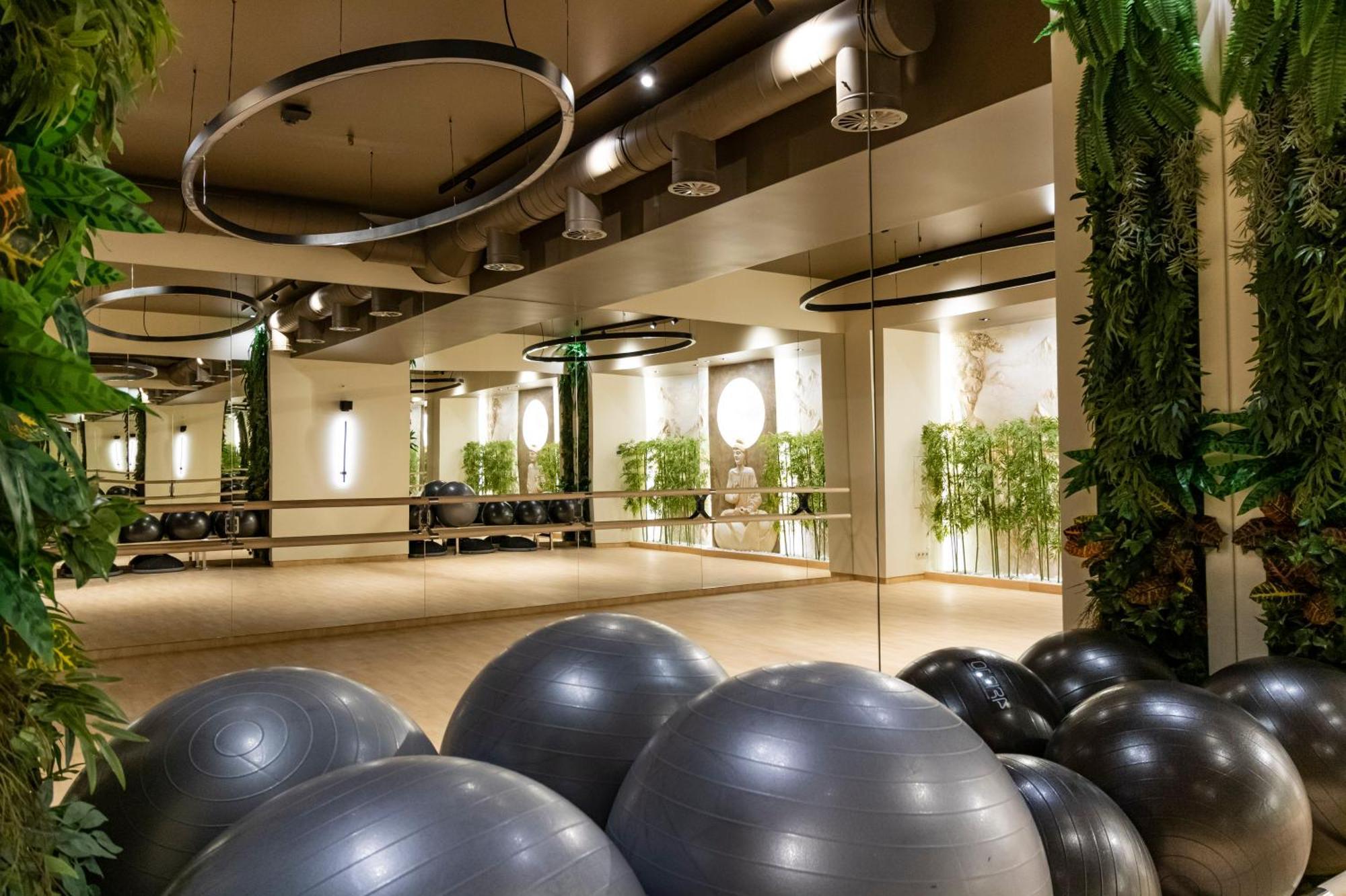 Tsunami Spa Hotel Dnipro Ngoại thất bức ảnh