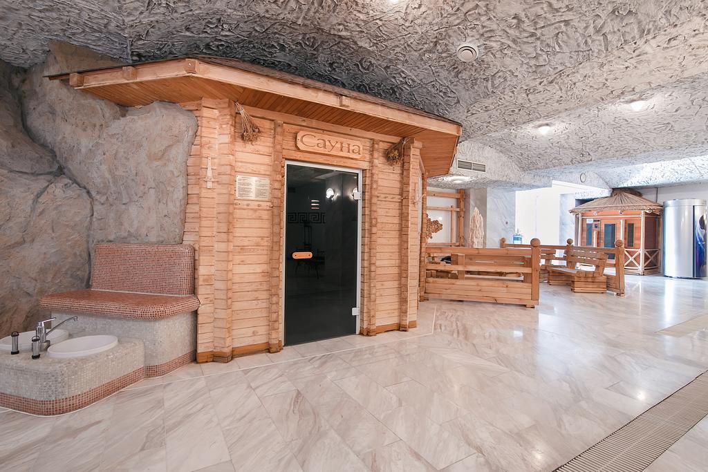Tsunami Spa Hotel Dnipro Ngoại thất bức ảnh
